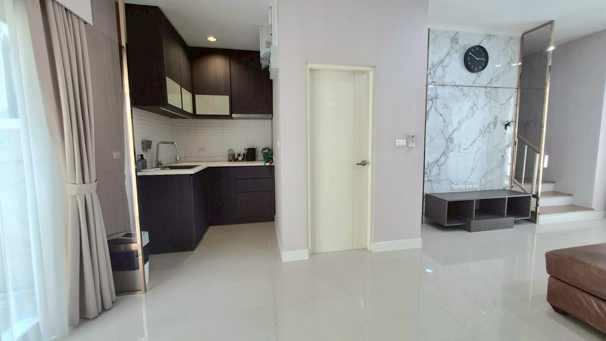 For SaleTownhomeRathburana, Suksawat : Urgent sale, 3-story townhome, decorated and ready to move in. village in the middle of the city Sathorn-Suksawat (AP Project) Soi Suksawat 39