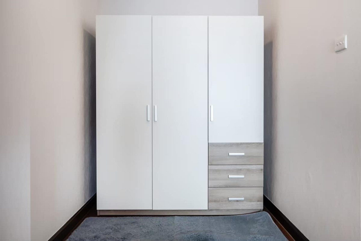 For RentCondoRatchadapisek, Huaikwang, Suttisan : For rent Baan Klang Krung Resort, prime location in Ratchada! Big room 63.5 sq m., near MRT Huai Khwang, only 17,900/month.