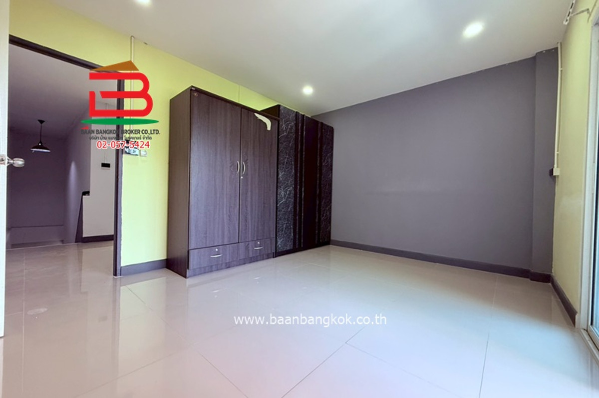 ขายทาวน์โฮมนนทบุรี บางใหญ่ บางบัวทอง : ทาวน์เฮ้าส์ พฤกษา 3 (ใกล้เซ็นทรัลเวสต์เกต) เนื้อที่ 16 ตรว. ตำบลบางคูรัด อำเภอบางบัวทอง จังหวัดนนทบุรี