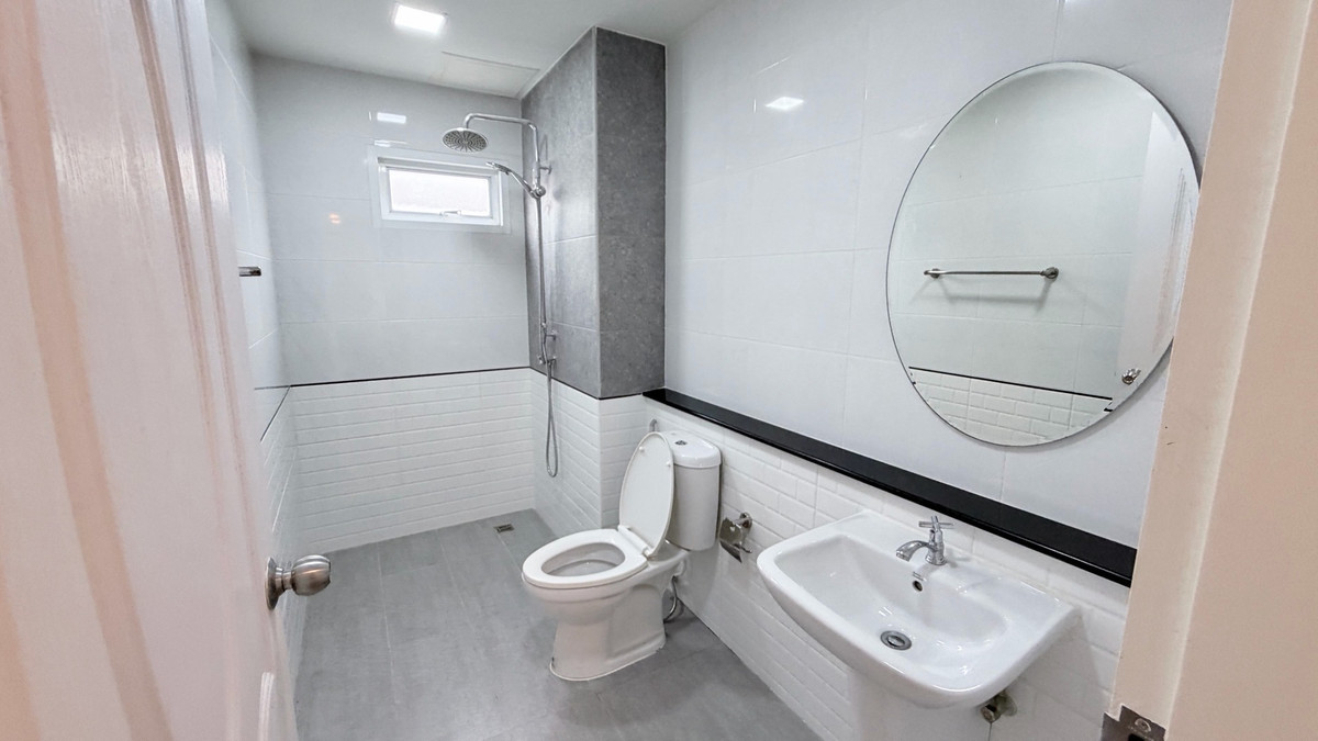 ให้เช่าอ่อนนุช อุดมสุข : บ้าน 3 ชั้น ตกแต่งสวยงาม ให้เช่า ย่านอ่อนนุช-ศรีนครินทร์ ใกล้ปิงมาร์เช่ปาร์ค เพียง 800 เมตร