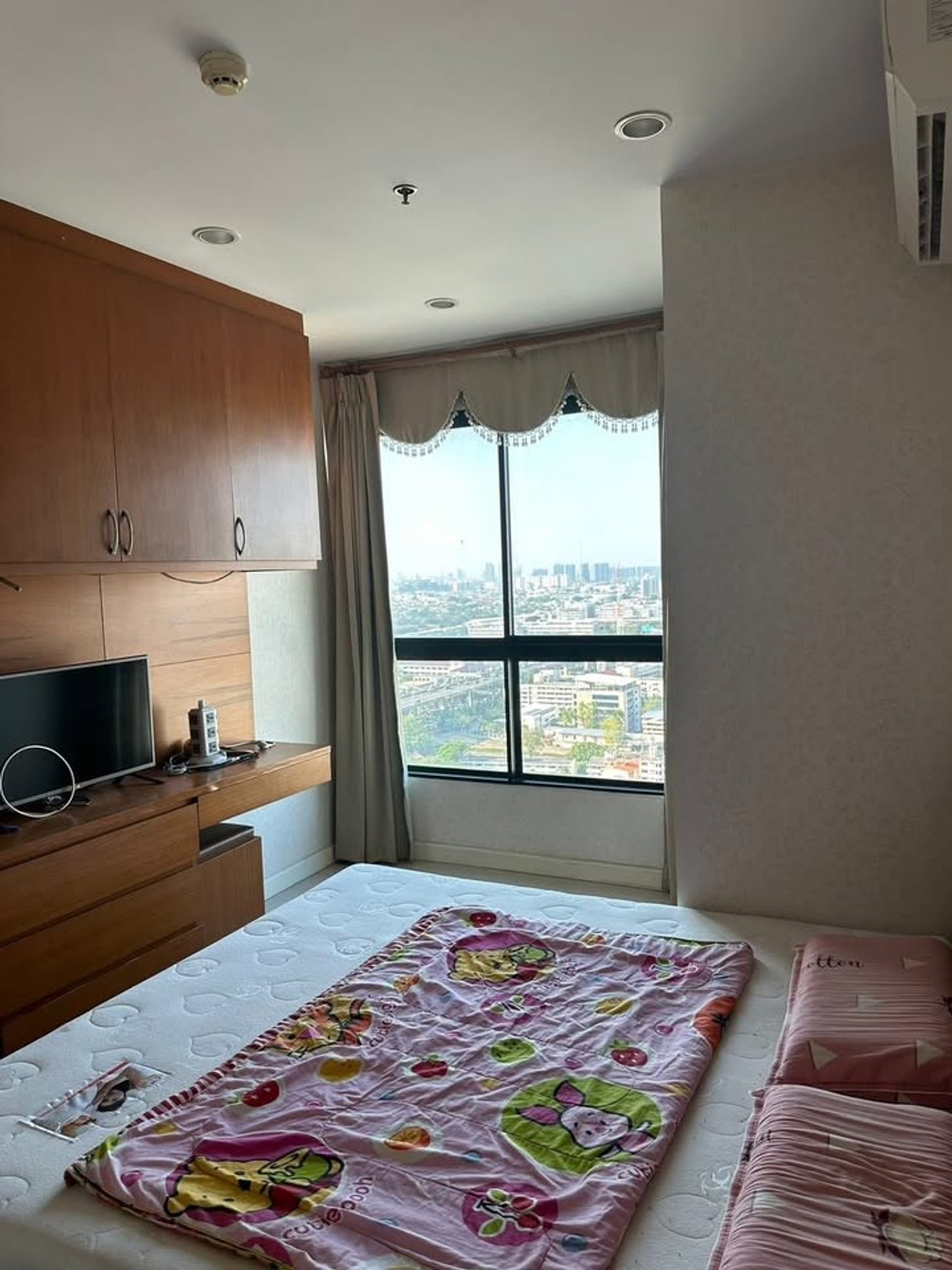 For RentCondoRatchathewi,Phayathai : For rent, Supalai Premier Ratchathewi, 2 bedrooms, high floor, can choose both 6 month/1 year contract, very good price.