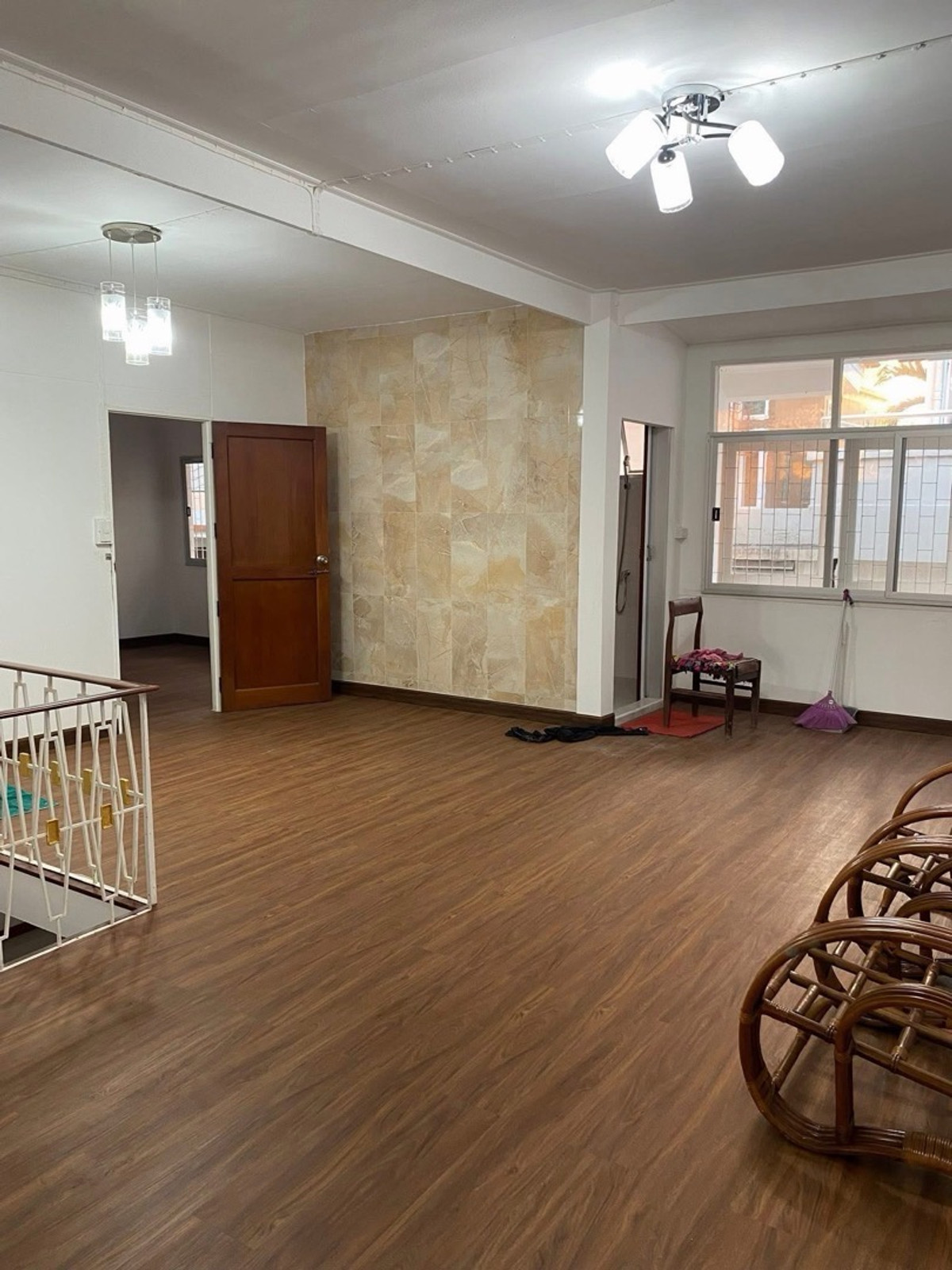 ให้เช่าบ้านลาดพร้าว เซ็นทรัลลาดพร้าว : 😍พร้อมอยู่ทันที ให้เช่าบ้านเดี่ยว 2 ชั้น 🏠
📍จากปากซอยลาดพร้าว 29 เพียง 200 เมตร 