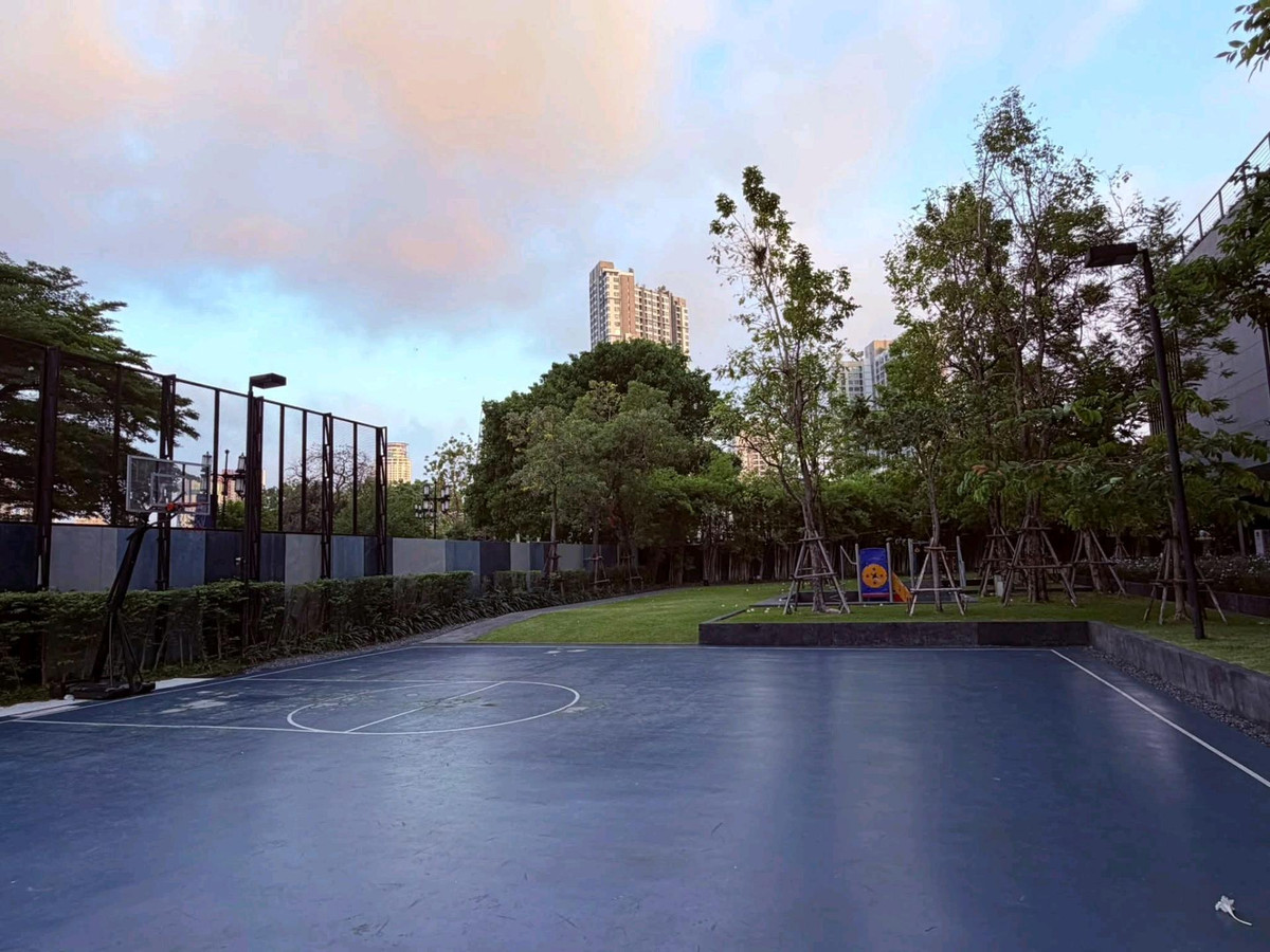 For RentCondoOnnut, Udomsuk : 🌿🚆 Condo, good location, near BTS On Nut, convenient travel, close to lifestyle area T77, complete in one place.