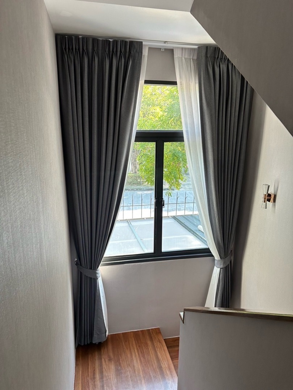 ให้เช่าทาวน์โฮมนวมินทร์ รามอินทรา : ปล่อยเช่า ทาวน์โฮมหรู ซอยรามอินทรา 62 พร้อมเฟอร์นิเจอร์ สามารถเลี้ยงสัตว์ได้