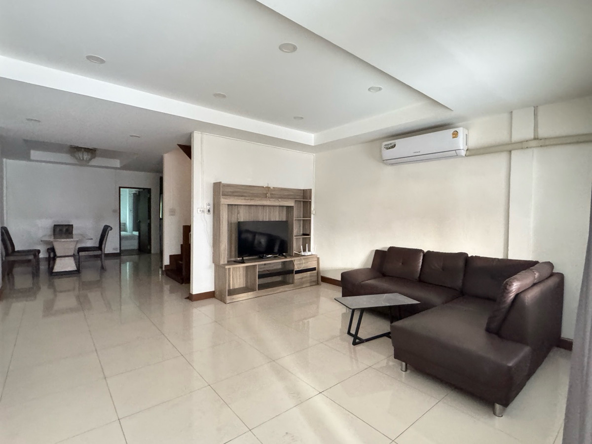 ให้เช่าทาวน์โฮมรัชดา ห้วยขวาง : 🏠[For Rent] Townhome Huai Kwang ห้วยขวางรัชดา18 : 3 Bedrooms 4 Bathrooms🔆