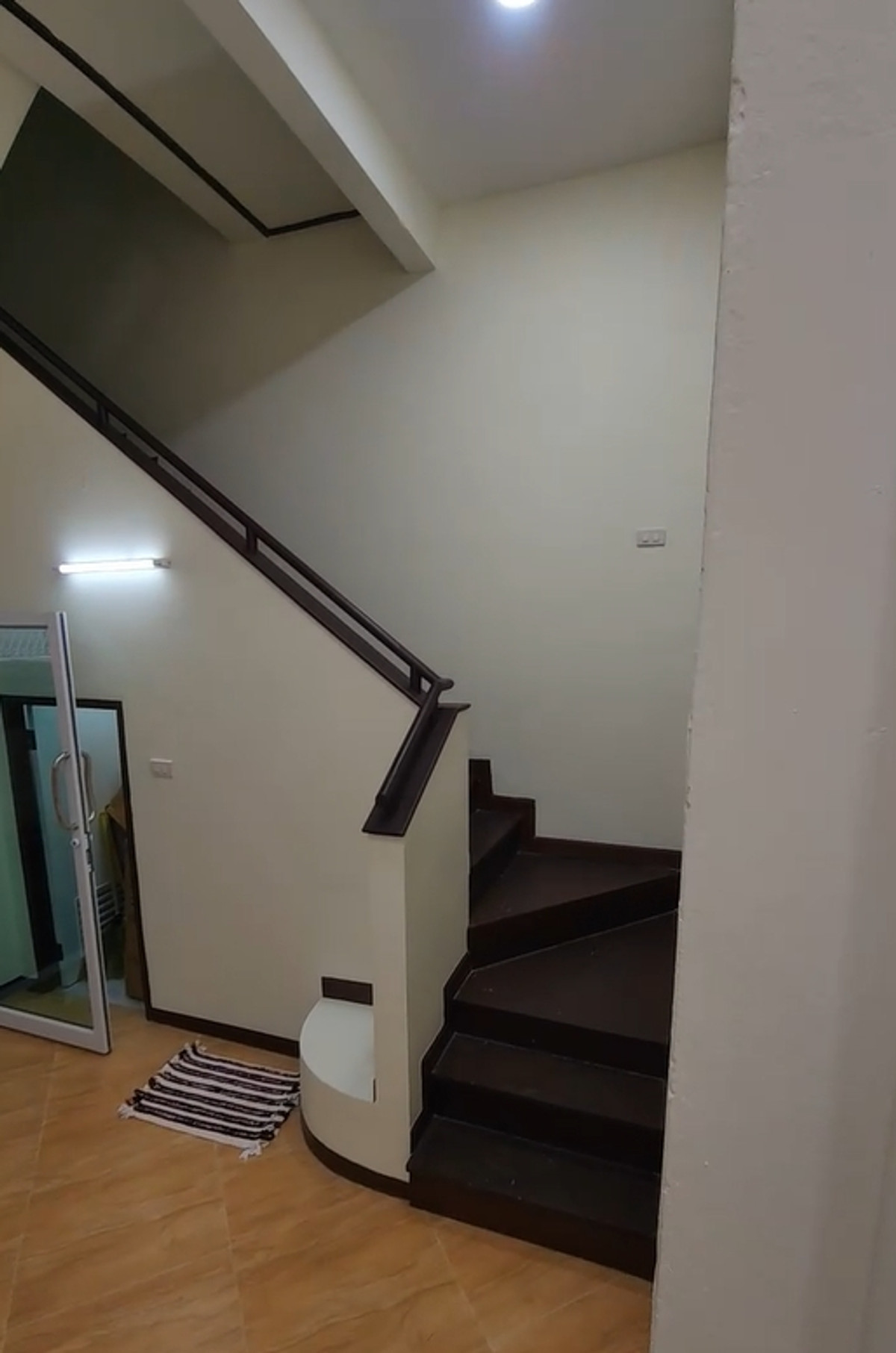 ให้เช่าบ้านโชคชัย4 ลาดพร้าว71 : ให้เช่าบ้านเดี่ยว ใกล้ BTS โชคชัย4 เพียง 3 นาที