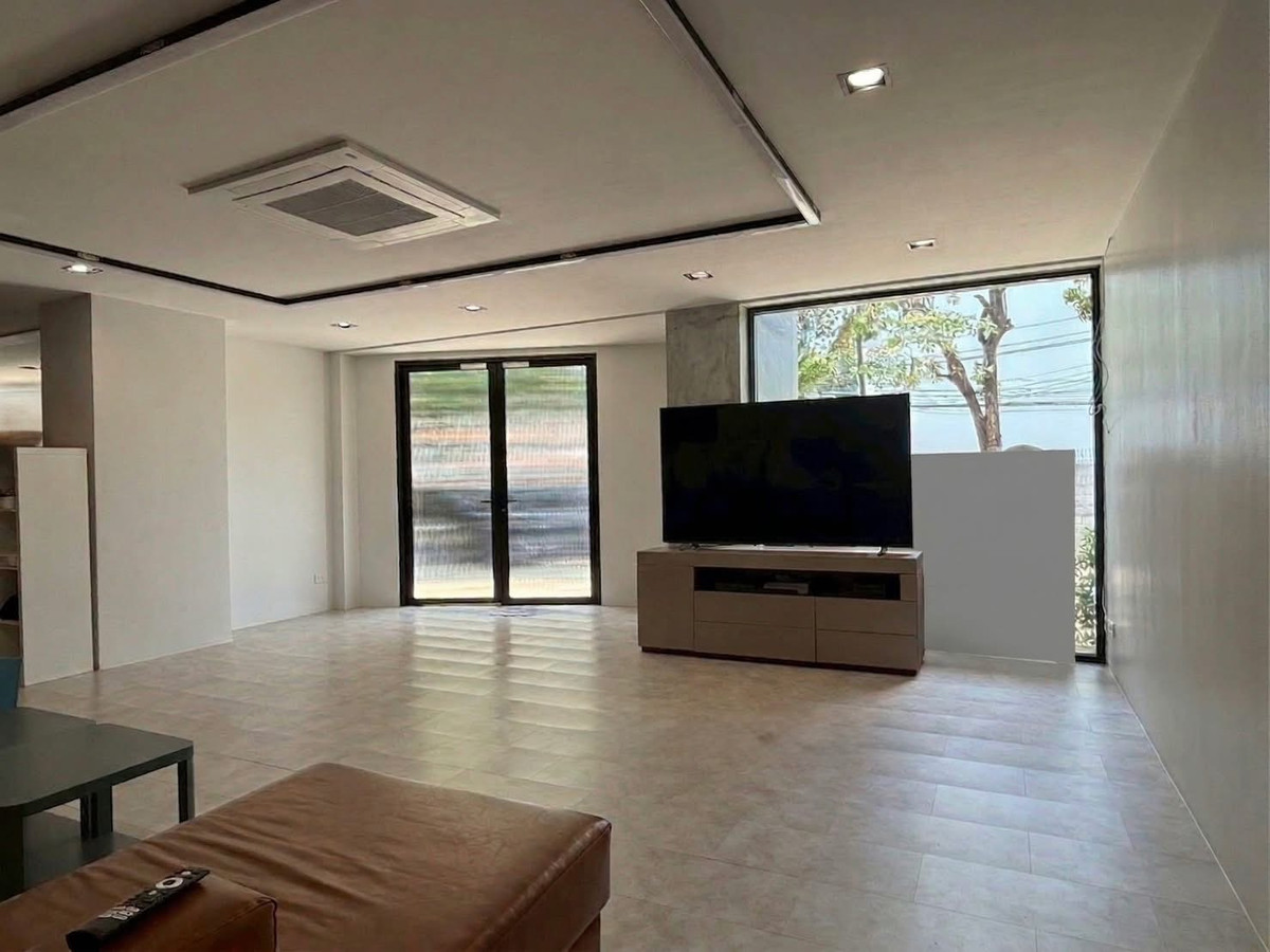 ให้เช่าโฮมออฟฟิศสุขุมวิท อโศก ทองหล่อ : Home Office For Rent! – ให้เช่าโฮมออฟฟิศ 2 ชั้น 400sq.m. ทำเลทองหล่อ 25 จดทะเบียนบริษัทได้ ที่จอดรถ 7–8 คัน