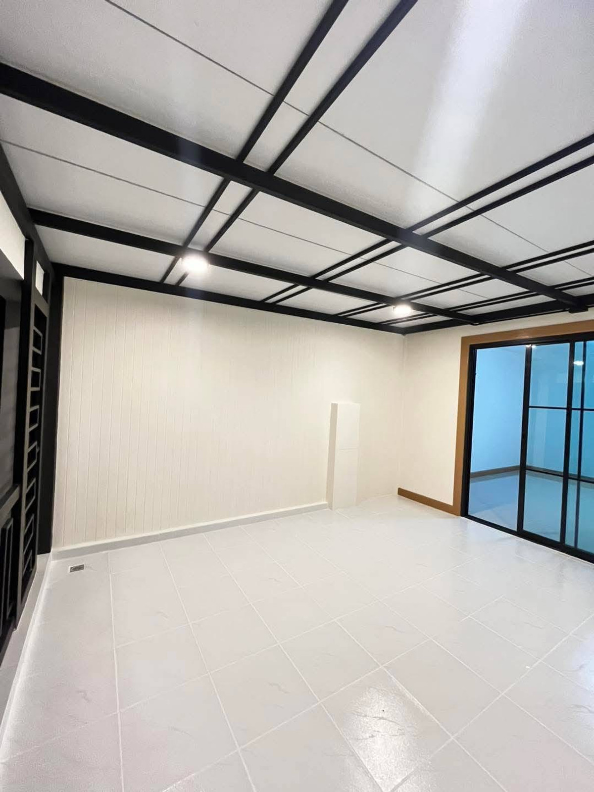 ขายทาวน์โฮมนนทบุรี บางใหญ่ บางบัวทอง : ขายทาวน์เฮาส์พระปิ่น 3 บางใหญ่ 17 ตร.ว. 3 นอน แต่งใหม่มีระเบียง ฟรีเฟอร์ฯ ฟรีโอน