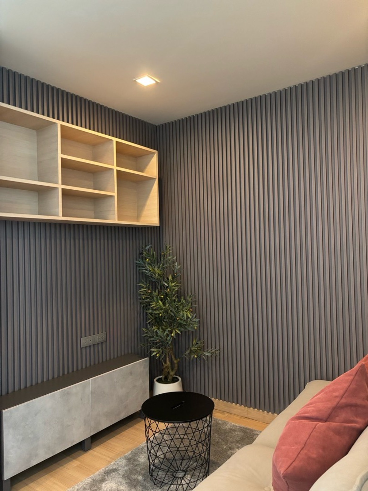 ให้เช่าคอนโดอ่อนนุช อุดมสุข : New Luxury Scented Room at Skywalk Residences – Only 22,000 THB/Month! ✨🏙️
รีบเลย ห้องใหม่หอมกลิ่นหรูมาก ที่ Skywalk Residences ใกล้ BTS พระโขนง เดินเพียงไม่กี่นาที 🚆