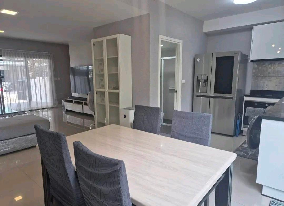 For RentTownhomeEakachai, Bang Bon : For rent Prusa Ville 68 Tha Phra - Chom Thong near BTS Wutthakat.
Fully furnished Ready to move in