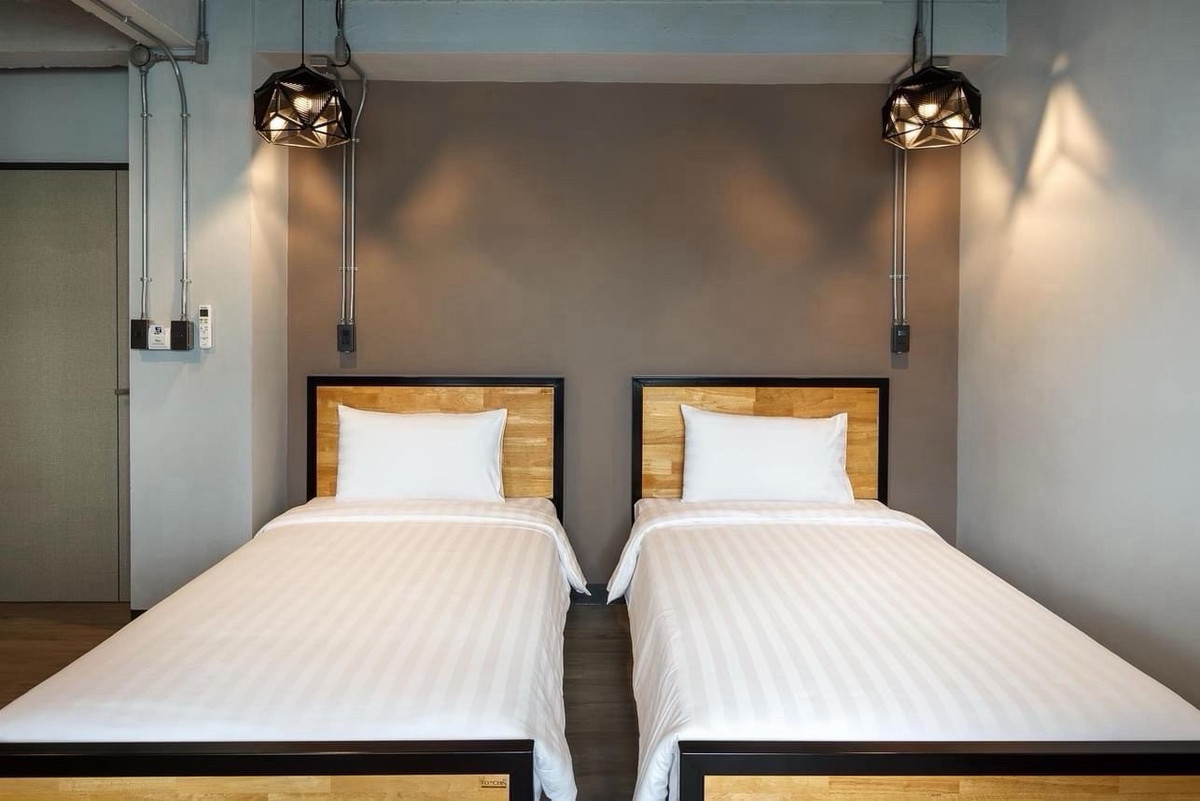 For SaleHotel&Apartment BusinessYaowarat, Banglamphu : 8-storey hotel for sale in the Yaowarat area near MRT. Fully operating business with steady income and high occupancy, averaging 70–85% year-round.
Ideal for investors seeking immediate cash flow.