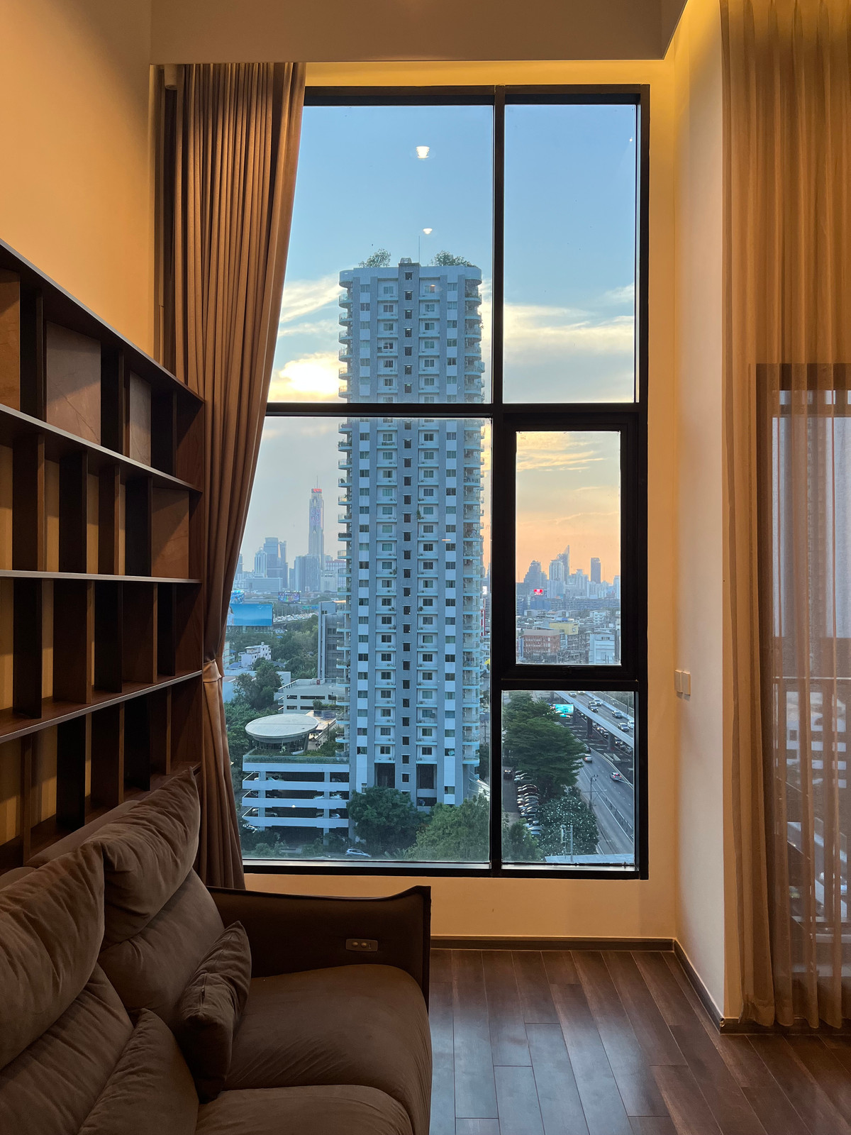 ขายคอนโดพระราม 9 เพชรบุรีตัดใหม่ RCA : KnightsBridge Space Rama 9 / Duplex 1 Bedroom (FOR SALE), ไนท์บริดจ์ สเปซ พระราม 9 / ดูเพล็กซ์ 1 ห้องนอน (ขาย) TARN310