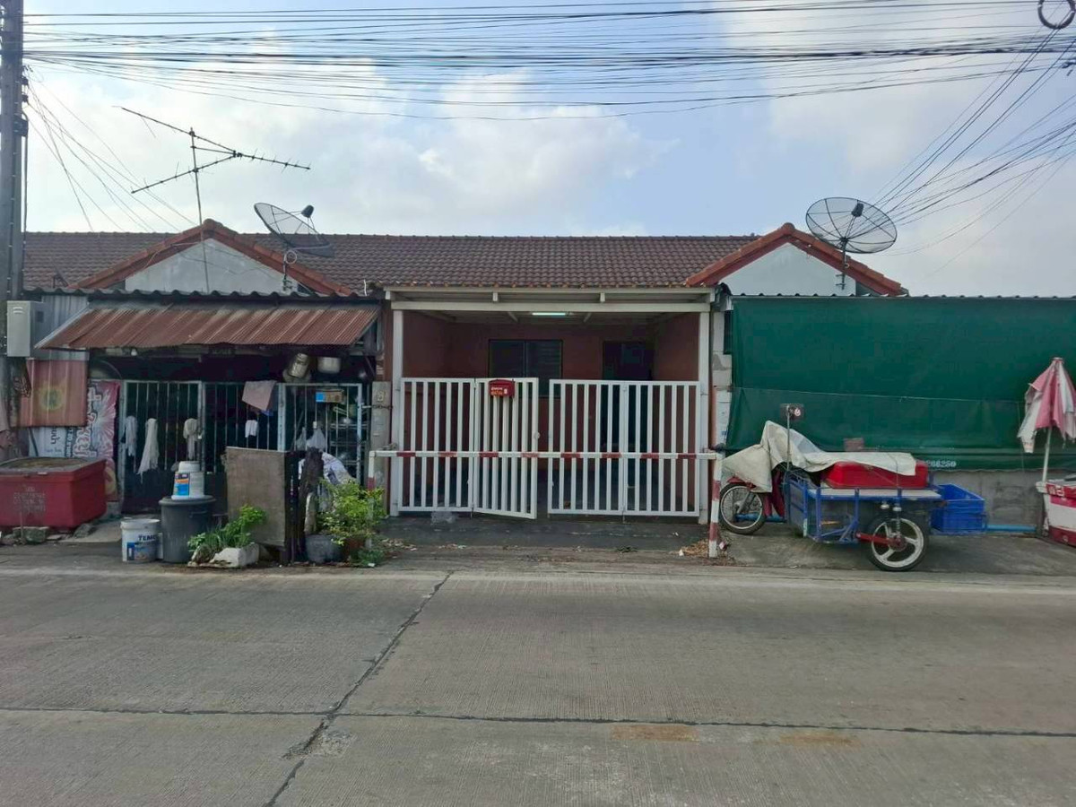 ขายทาวน์โฮมปทุมธานี รังสิต ธรรมศาสตร์ : บ้านพรรณนิภา 3 ถนนรังสิต-นครนายก ตำบลคลองสี่ อำเภอคลองหลวง จังหวัดปทุมธานี 