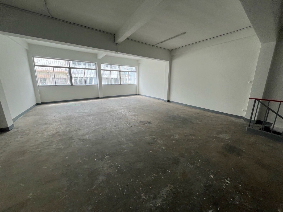 For RentShop HouseYaowarat, Banglamphu : Commercial building for rent, 2 units, 4 floors, Soi Suan Mali, Bamrung Mueang Road. Wat Thepsirin Subdistrict Pom Pom Sattru Phai District, Phra Nakhon side, for doing business.