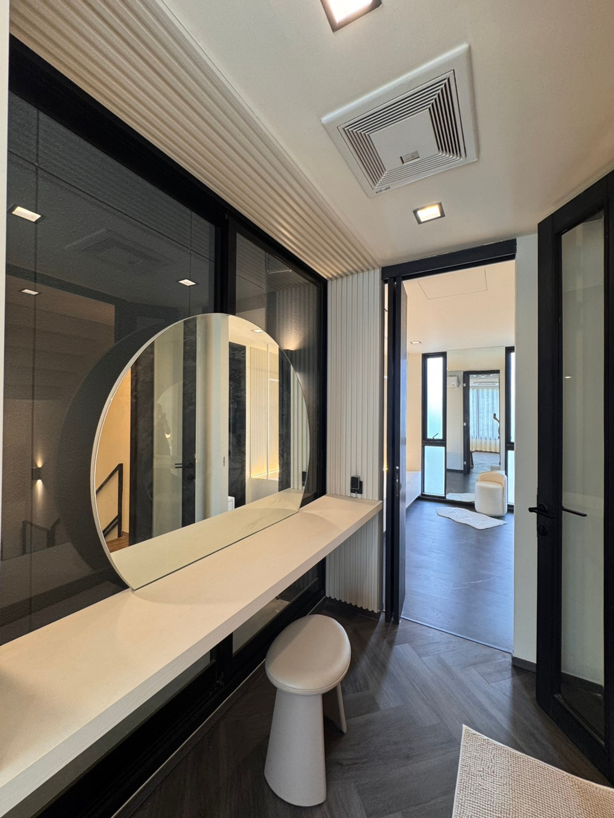 ขายทาวน์โฮมรัชดา ห้วยขวาง : Townhome for Sale Ratchada Near MRT Ratchada Fully Furnished Ready to Move In