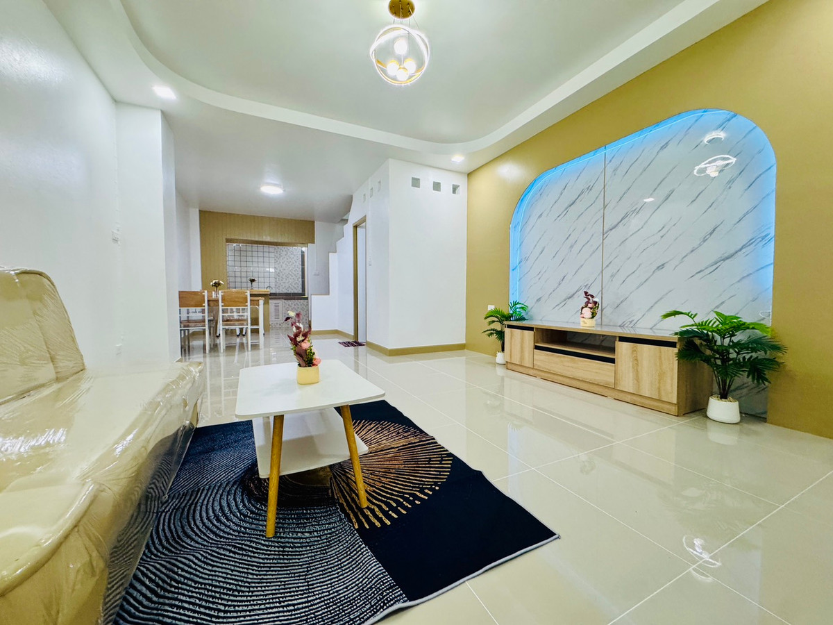 ขายทาวน์โฮมนนทบุรี บางใหญ่ บางบัวทอง : ขายทาวน์เฮ้าส์ร่มเงาไม้ วัดลาดปลาดุก หลังมุมติดถนนเมน 16 ตร.ว. ค้าขายได้ ฟรีโอน