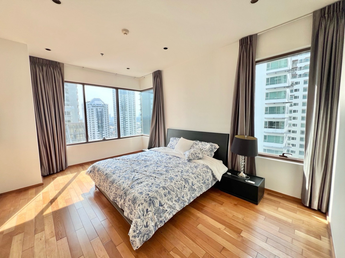 ขายคอนโดสุขุมวิท อโศก ทองหล่อ : 𝐅𝐨𝐫 Sale   : The Emporio Place 2Bed3Bath 102sqm high floor good price