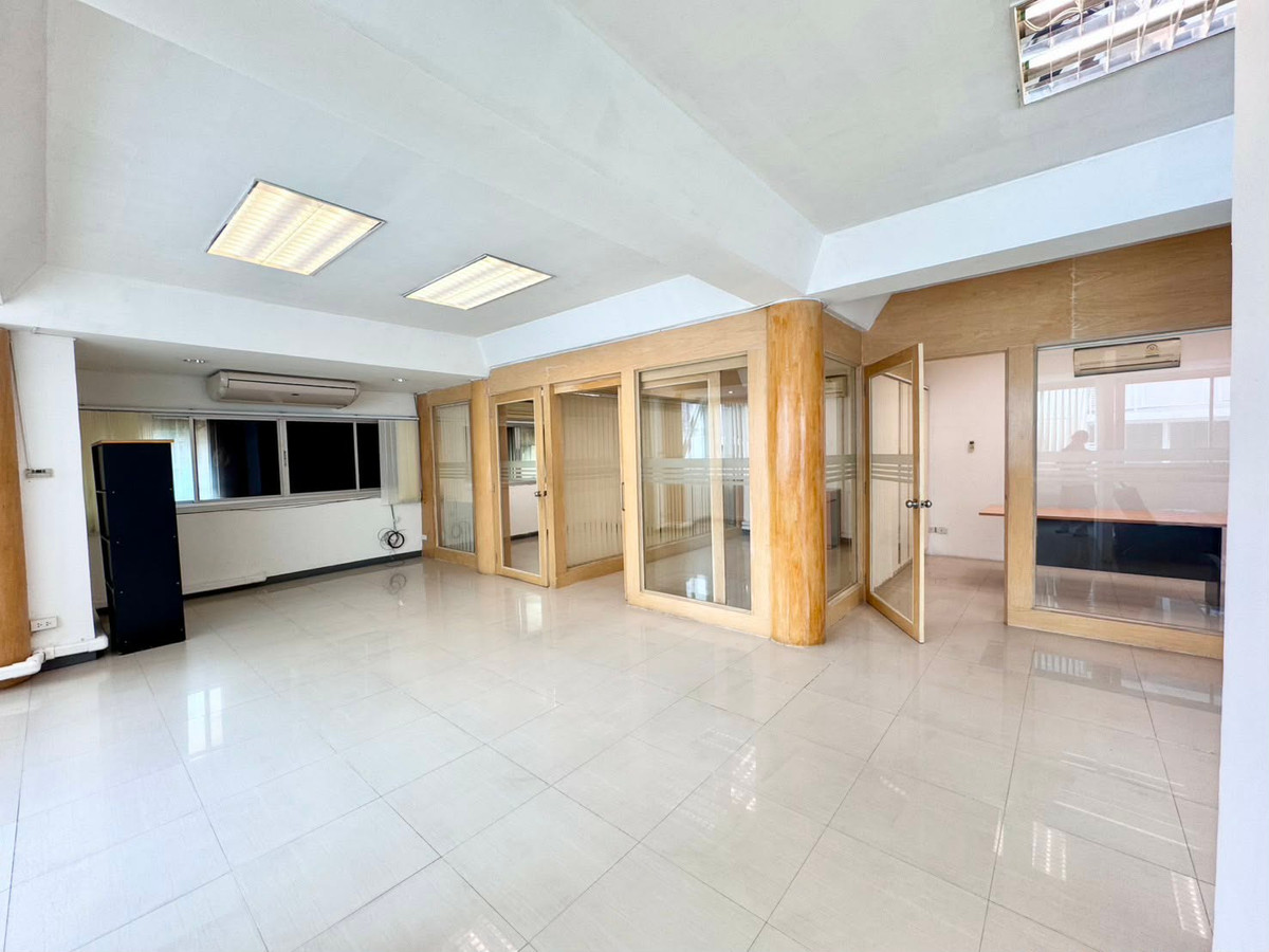 ให้เช่าสำนักงานราชเทวี พญาไท : ให้เช่า พื้นที่สำนักงาน ชิดลม เพชรบุรีตัดใหม่ อาคาร เอส กรุ๊ป 110 ตร.ม. ใจกลางเมือง ใกล้ BTS ชิดลม