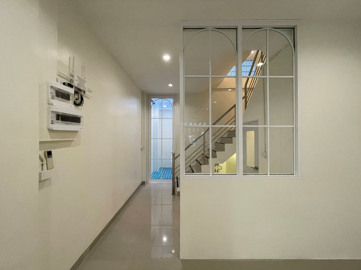 ให้เช่าทาวน์โฮมอ่อนนุช อุดมสุข : RH040326 ให้เช่า ทาวน์เฮาส์รีโนเวทใหม่ 2 ห้องนอนขนาดใหญ่ at สุขุมวิท 93 ใกล้ BTS บางจาก เพียง 150 เมตร