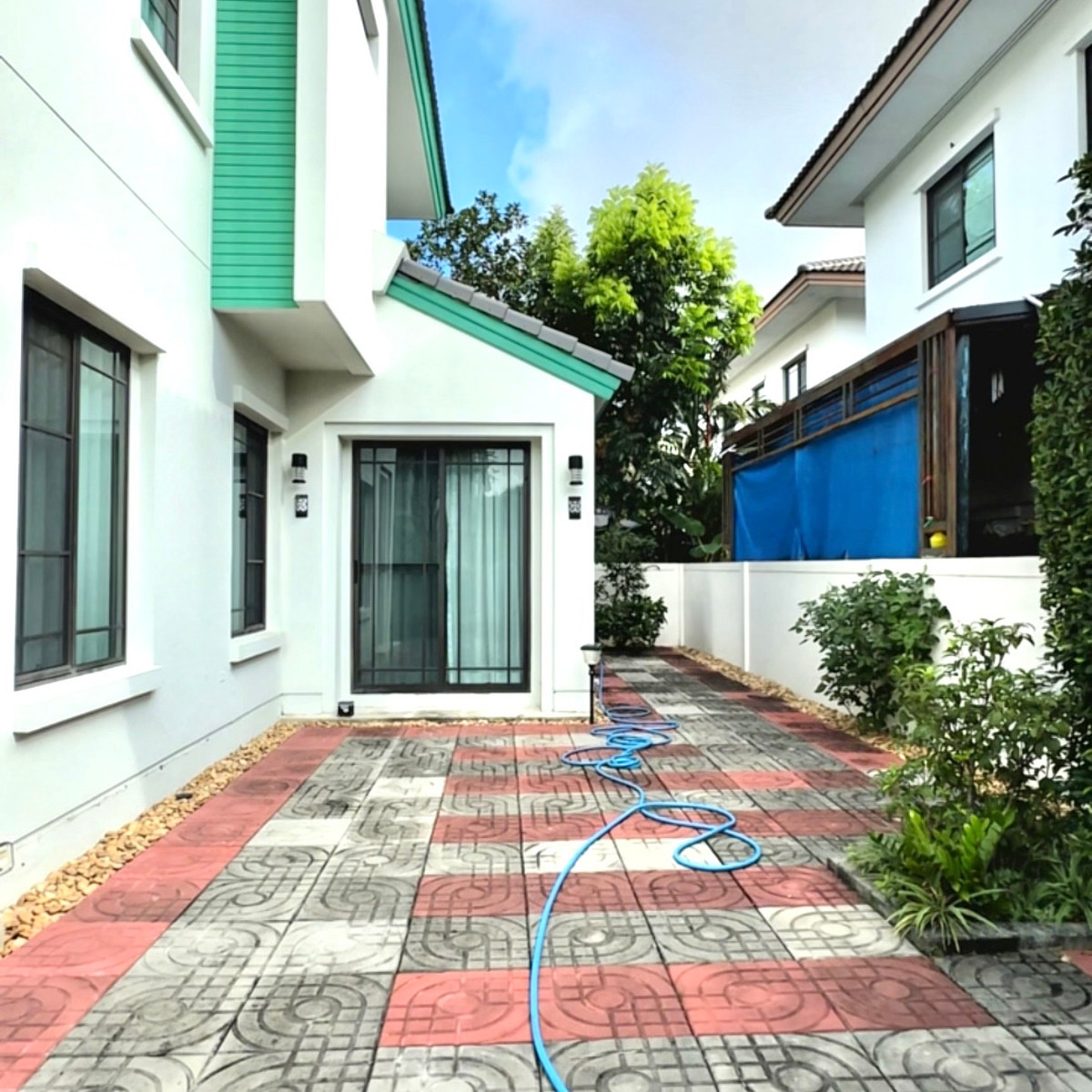 ขายบ้านนวมินทร์ รามอินทรา : ขายบ้านโครงการคุณภาพ วิวทะเลสาบ บรรยากาศดี 