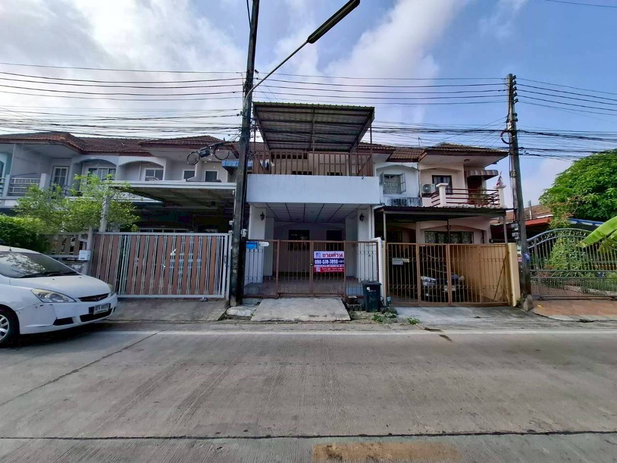 ขายทาวน์โฮมปทุมธานี รังสิต ธรรมศาสตร์ : หมู่บ้านพรรณนิภา 3 ถนนรังสิต-นครนายก ตำบลคลองสี่ อำเภอคลองหลวง จังหวัดปทุมธานี 