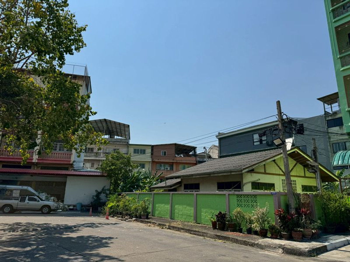 For SaleLandPinklao, Charansanitwong : Land for sale, 157 square meters, high potential, Taling Chan zone, near Central Pinklao, Taling Chan District, Bangkok.