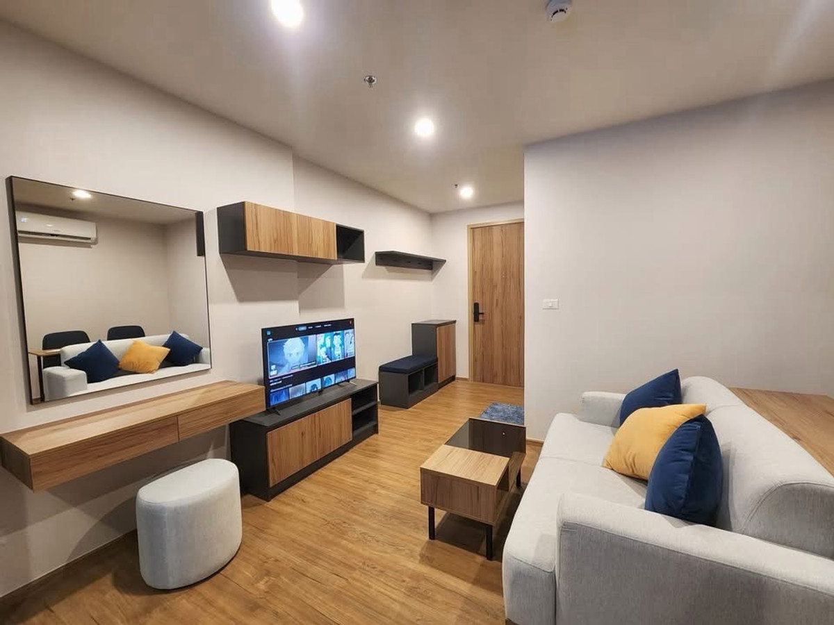 For RentCondoLadprao, Central Ladprao : 🔥HOT🔥 Condo for rent The Line Vibe 
Opposite Central Ladprao | 🔥21,000.- baht/month LINE : @area211 (with @ in front)
🚈 Near 2 BTS lines 🟢BTS Five Intersection 🔵MRT Phahon Yothin