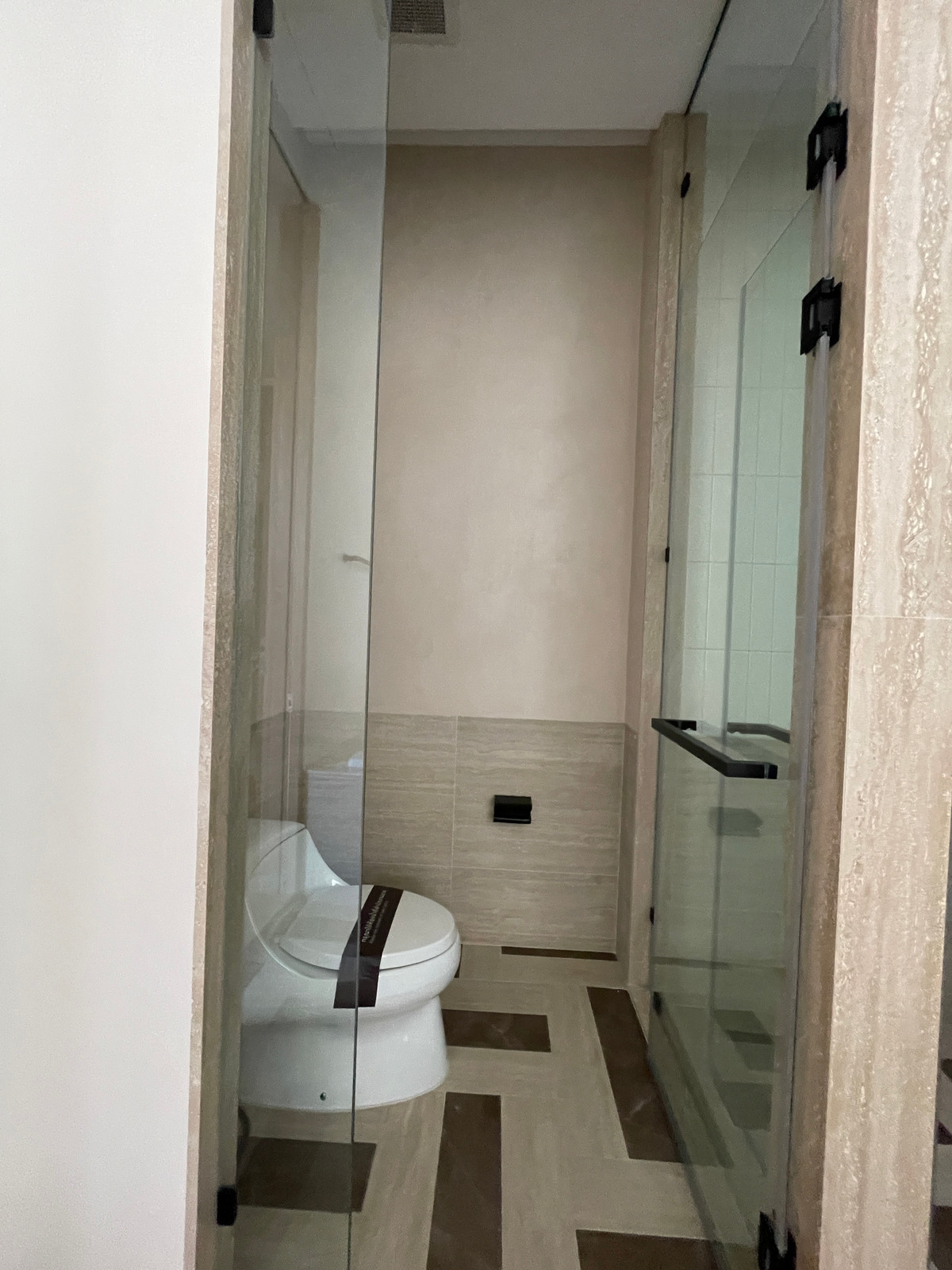 ขายบ้านเลียบทางด่วนรามอินทรา : 🔥 EXCLUSIVE PROMOTION 🔥โอกาสสุดท้ายในการครอบครองในราคาพิเศษที่สุด [ขาย] 💎 Ultra Luxury Show Unit | ELIVA Ekkamai - Eastville 💎 บ้านเดี่ยวหรู 3 ชั้น ดีไซน์ Mid-Century Modern — ความเป็นส่วนตัวสูงสุดเพียง 4 ยูนิตในโครงการ!