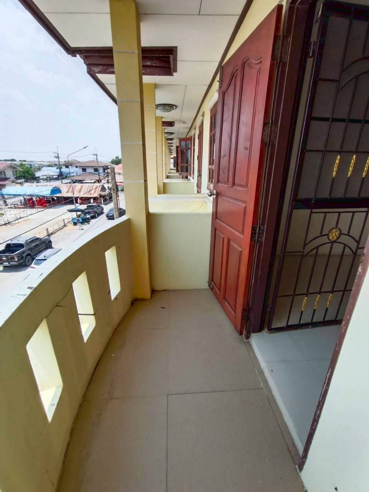 ขายอาคารพาณิชย์ปทุมธานี รังสิต ธรรมศาสตร์ : อาคารพาณิชย์ 3 ชั้น หมู่บ้านพูลผล ถนนพหลโยธิน ตำบลคูคต อำเภอลำลูกกา จังหวัดปทุมธานี