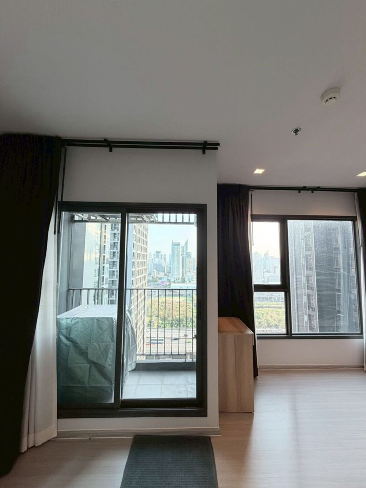 For RentCondoRama9, Petchburi, RCA : For Rent Life Asoke Rama9 Unit 207/795 (South)