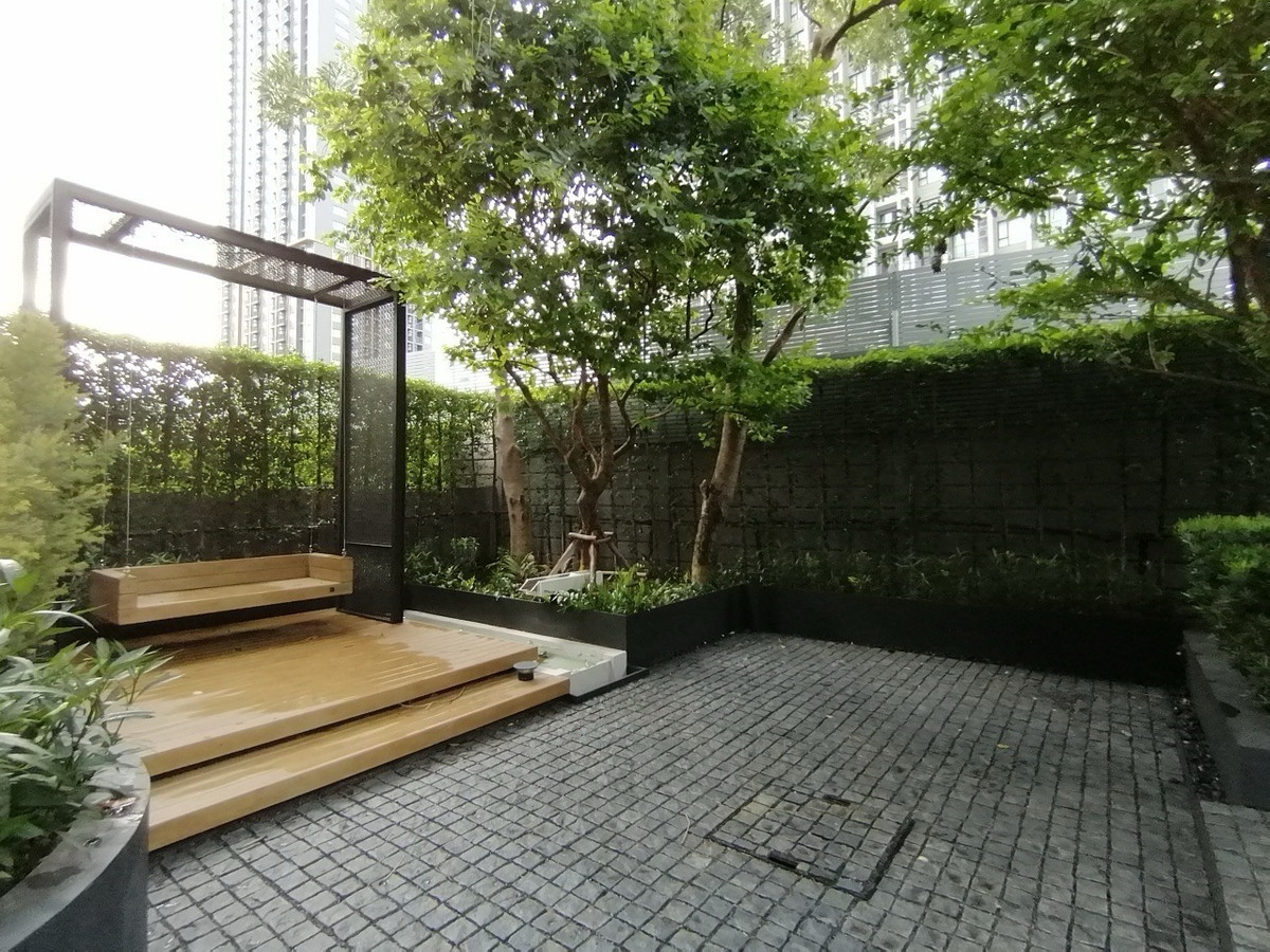 บ้านสุขุมวิท อโศก ทองหล่อ : วิลล่าหรูทองหล่อให้เช่า พร้อมสระว่ายน้ำส่วนตัวและลิฟท์ส่วนตัว