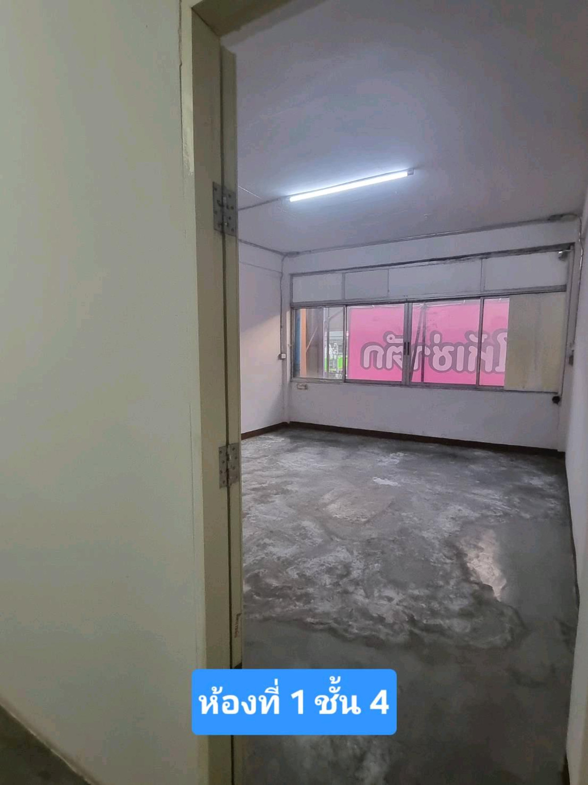 For RentShop HouseOnnut, Udomsuk : Commercial building for rent on the main road, near BTS Bang Chak.