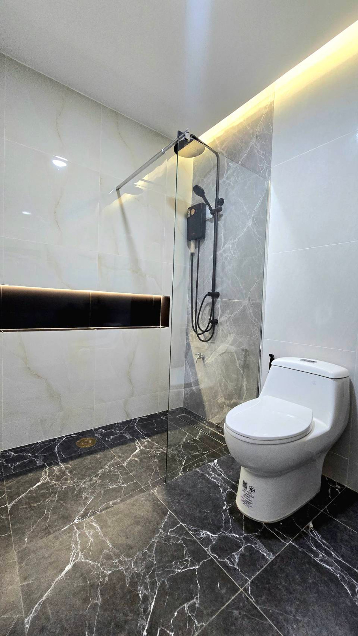 ขายภูเก็ต : หลุดจอง บ้านรีโนเวทใหม่ สวยมาก หิ้วกระเป๋า เข้าอยู่ได้เลย หมู่บ้านธินวุฒิ 3 ถนน ขวาง วิชิต-ฉลอง