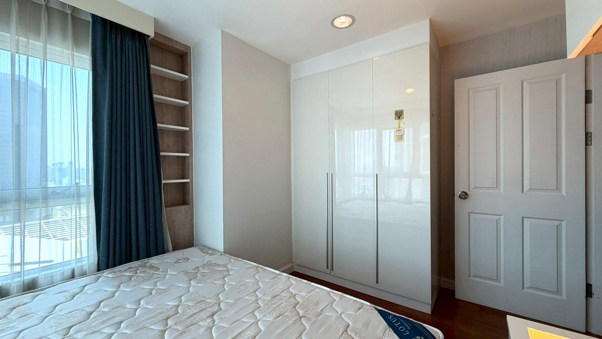 For RentCondoRama9, Petchburi, RCA : ✨ Big room, Rare Item! 3 bedrooms in the heart of Rama 9 | Live seriously, live life to the fullest ✨