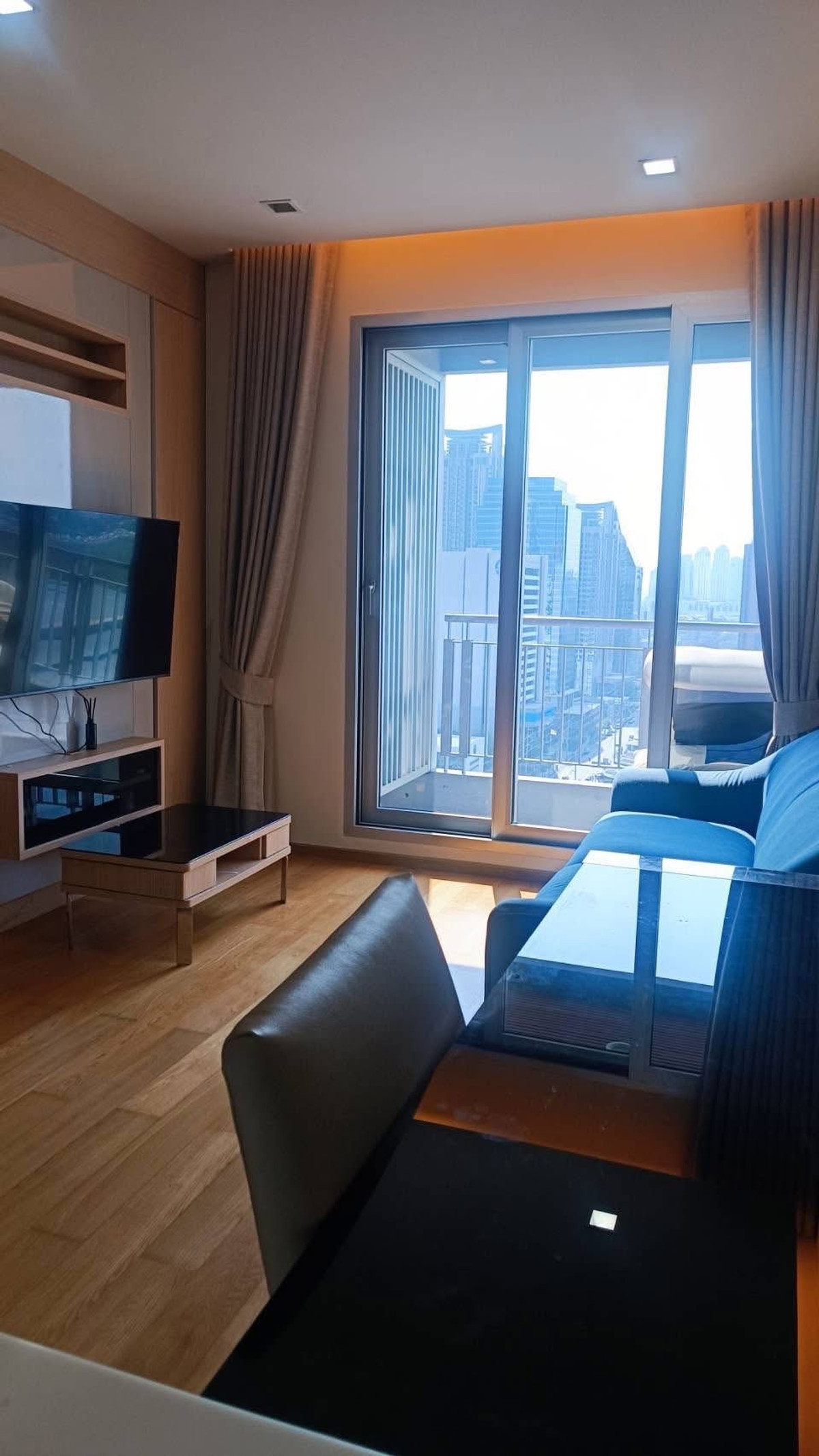 ให้เช่าคอนโดพระราม 9 เพชรบุรีตัดใหม่ RCA : ⚡️ถูกที่สุด⚡️The address asoke 45 Sqm 24,000 ติด Mrt เพชรบุรี ห้องใหญ่ไปสยามก็ง่ายไปสุขุมวิทก็ง่าย สนใจติดต่อพัตเตอร์ 0928895628 ⚡️ line : plustor_ss