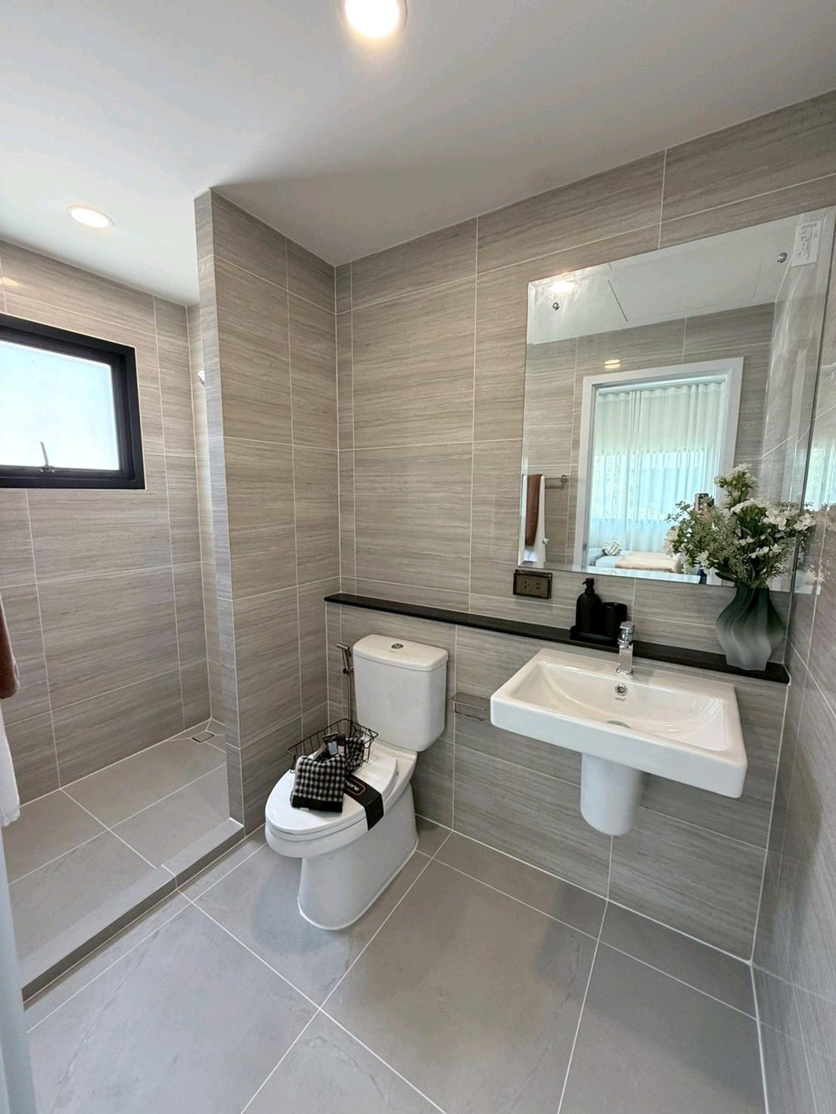 ขายบ้านนนทบุรี บางใหญ่ บางบัวทอง : บ้านเดี่ยว ตกแต่งพร้อมเข้าอยู่ ทำเลหน้าคลับเฮ้าส์