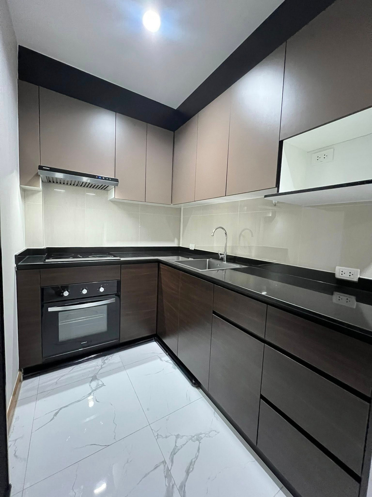 ให้เช่าทาวน์โฮมรัชดา ห้วยขวาง : WS6935 🏠 ทาวน์โฮม 3 ชั้นสิริเฮ้าท์ รัชดา 18 (หลังมุม) ใจกลางรัชดา–ลาดพร้าว ✨เพียง 50,000 บาท/เดือน