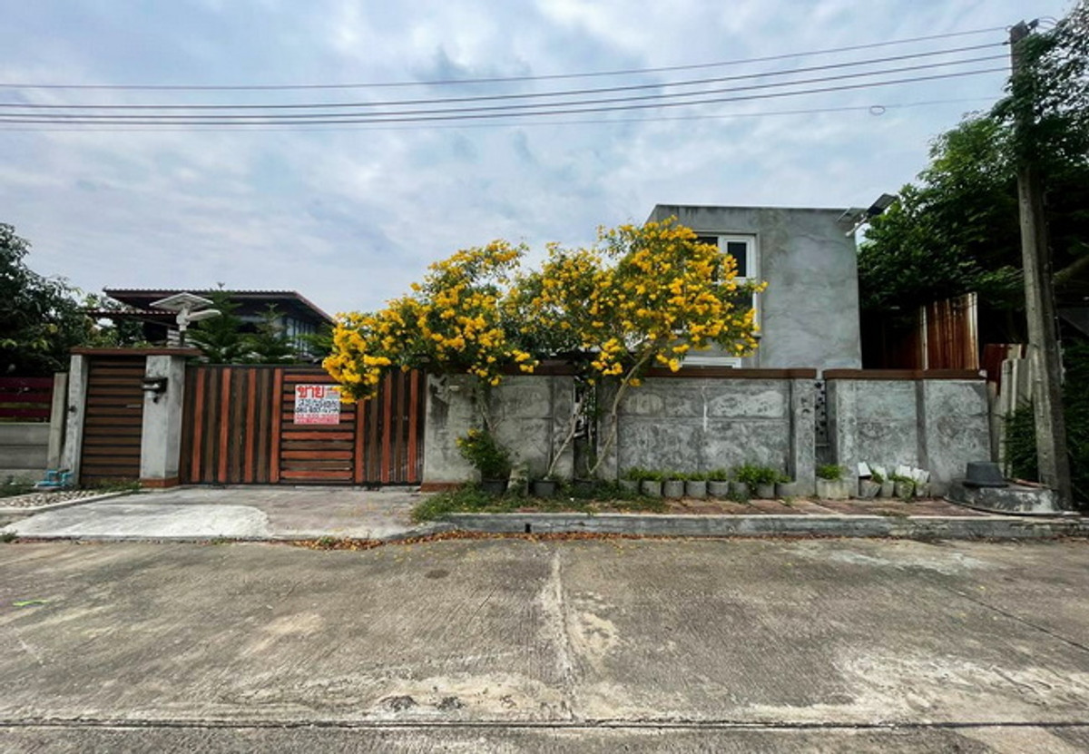 ขายบ้านมหาชัย สมุทรสาคร : ขายบ้านเดี่ยว ใกล้วัดหนองนกไข่ ถนนคลองใหม่ กระทุ่มแบน สมุทรสาคร เนื้อที่ 65 ตร.ว. 2 ชั้น 4 นอน 3 น้ำ ราคาต่อรองได้