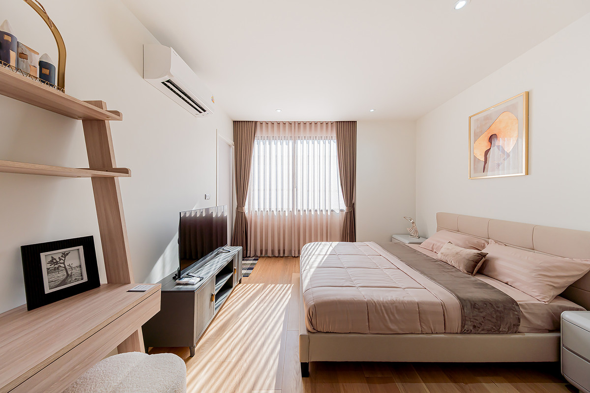 ขายบ้านโชคชัย4 ลาดพร้าว71 : [ขาย] ✨ บ้านเดี่ยว 3 ชั้น สไตล์ Modern Luxury พรีเมียมที่สุดในลาดพร้าว 101 | Feel Town ✨ แต่งครบ พร้อมลากกระเป๋าเข้าอยู่! เพียง 13.99 ล้าน (Rare Item มีเพียง 9 หลังในโครงการ!)