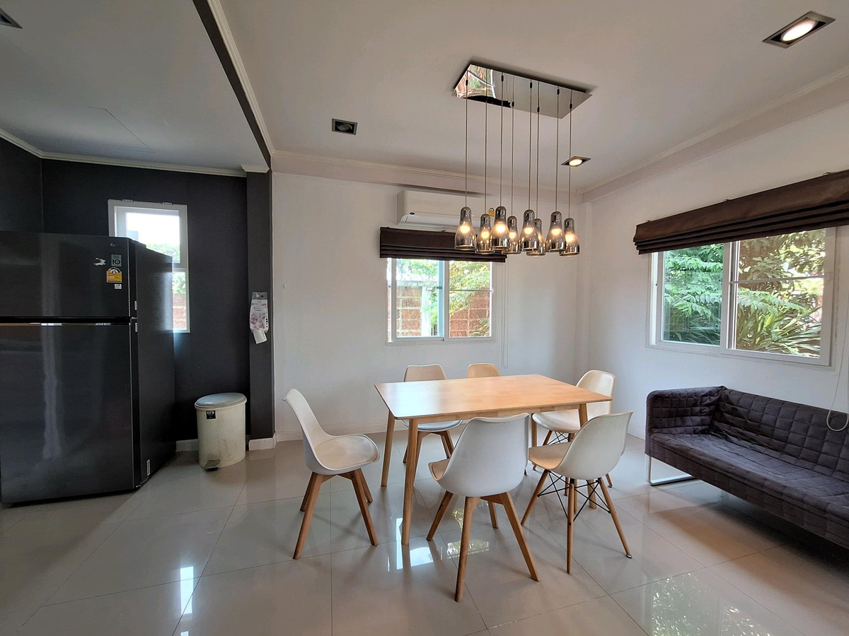 ให้เช่าบ้านมีนบุรี-ร่มเกล้า : บ้านเช่าร่มเกล้า ศุภาลัย พาร์ควิลล์ ร่มเกล้าสุวรรณภูมิ มีนบุรี 67 ตร.ว. 3 นอน ติดถนนร่มเกล้า เข้ามาเพียง 250 เมตร