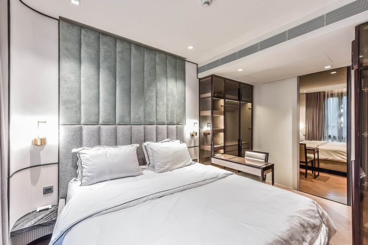 For RentCondoSukhumvit, Asoke, Thonglor : ᚱ Condo for rent ✅ Modern Classic Luxury 🔥1 bedroom, 1st floor, 50 sq m. 🔥The Reserve Sukhumvit 61, near BTS Ekkamai and Thonglor.