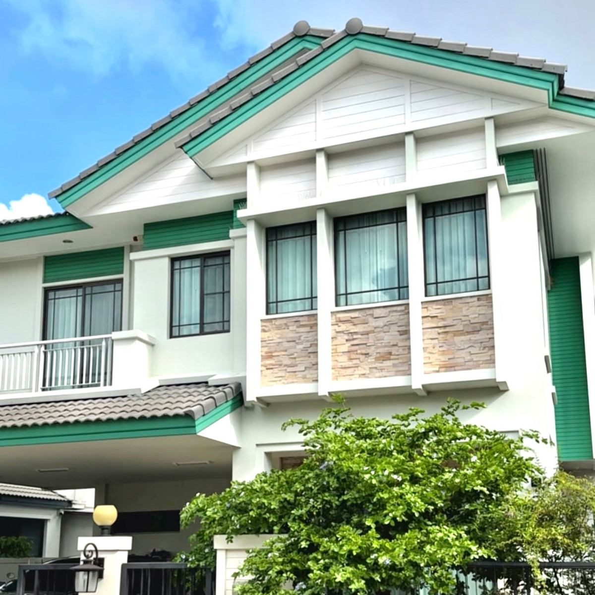 ขายบ้านนวมินทร์ รามอินทรา : ขายบ้านโครงการคุณภาพ วิวทะเลสาบ บรรยากาศดี 