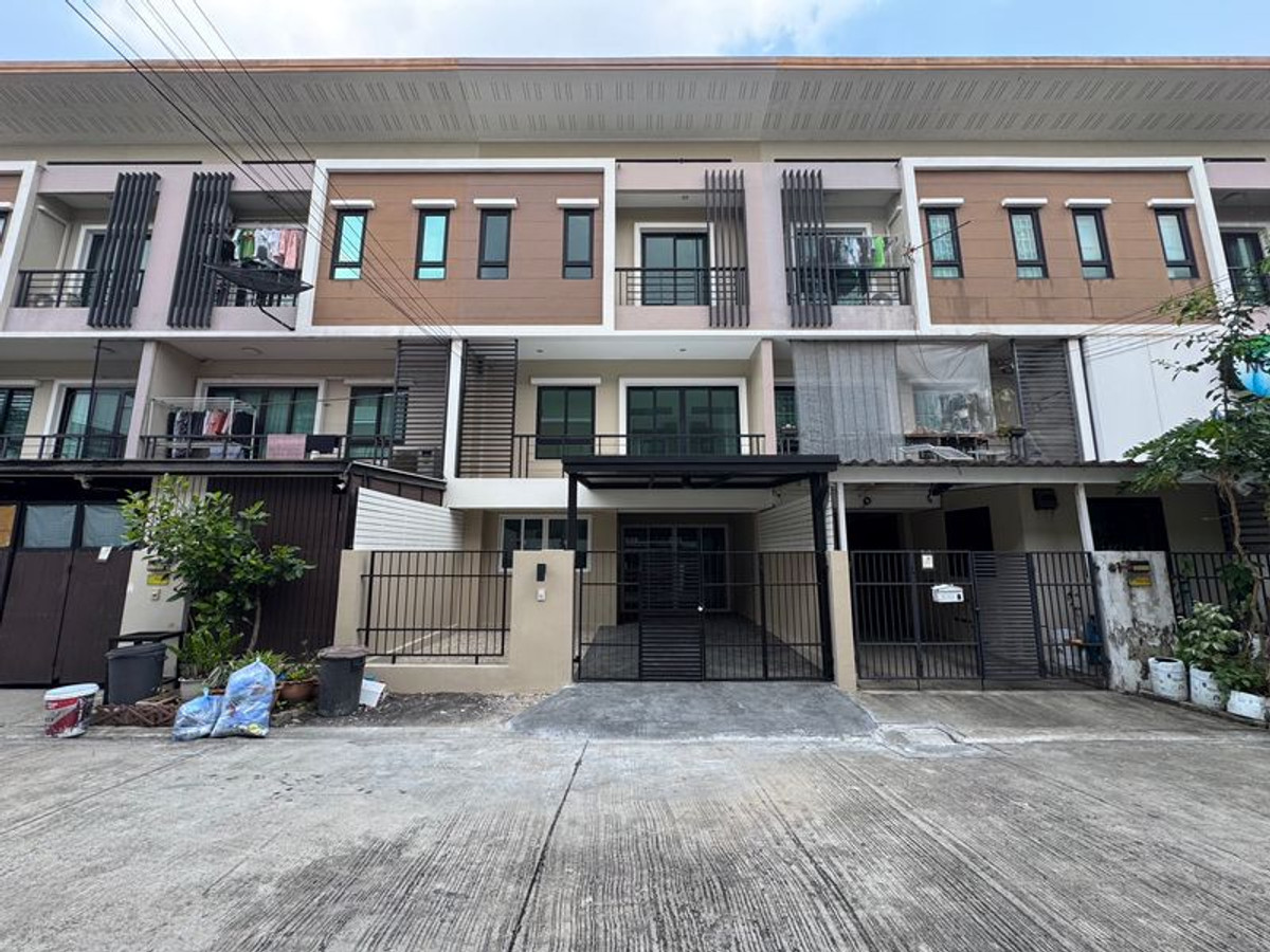 ขายทาวน์โฮมมีนบุรี-ร่มเกล้า : ทาวน์โฮม 3 ชั้น The Most สามวา-มีนบุรี ขนาด 18.6 ตารางวา 5 ห้องนอน รีโนเวทใหม่พร้อมอยู่ ถนนสามวา แขวงบางชัน เขตคลองสามวา กรุงเทพมหานคร