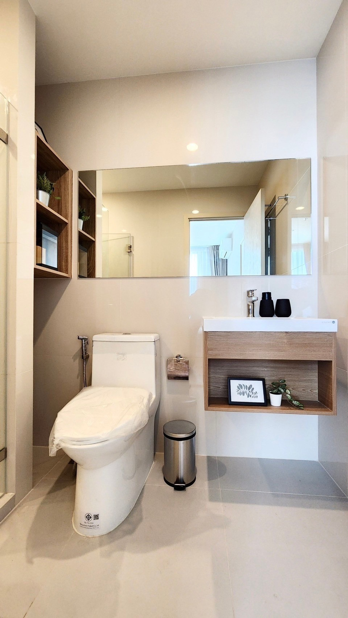 For RentCondoPinklao, Charansanitwong : Condo for rent, New Noble Fai Chai, beautiful room exactly as described, next to MRT Fai Chai.