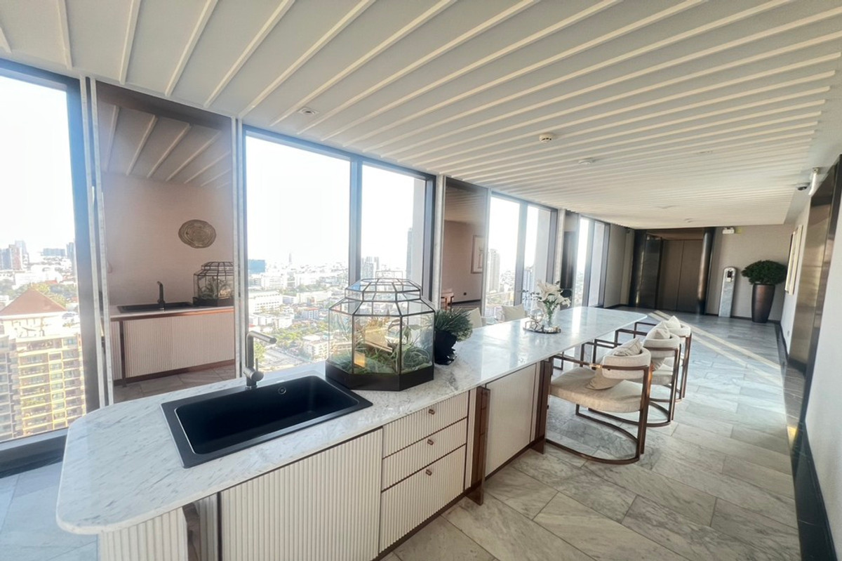 ให้เช่าคอนโดสาทร นราธิวาส : 🔥 เช่าด่วน !! คอนโดหรู ใจกลางสาทร !! The Reserve Sathorn, 1 ห้องนอน, 1 ห้องน้ำ, ชั้นสูง 18++ !!🔥Code C20221203476 แต่งครบ, พร้อมเข้าอยู่📣📣