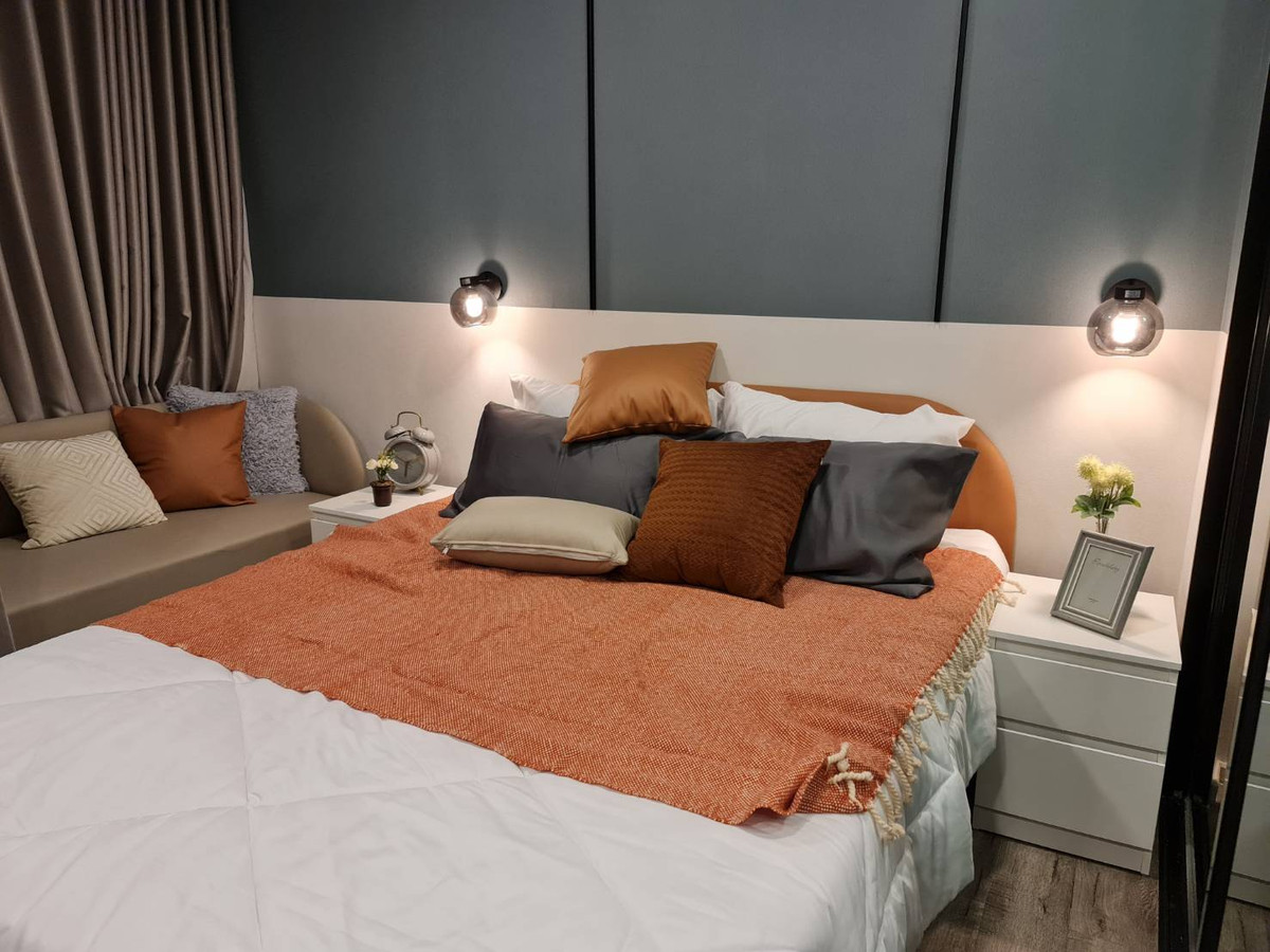 For RentCondoRatchadapisek, Huaikwang, Suttisan : Condo for rent, convenient travel, a few minutes from the Huai Khwang MRT, fully furnished. Ready to move in immediately.   **Minimum rental contract 1 year.