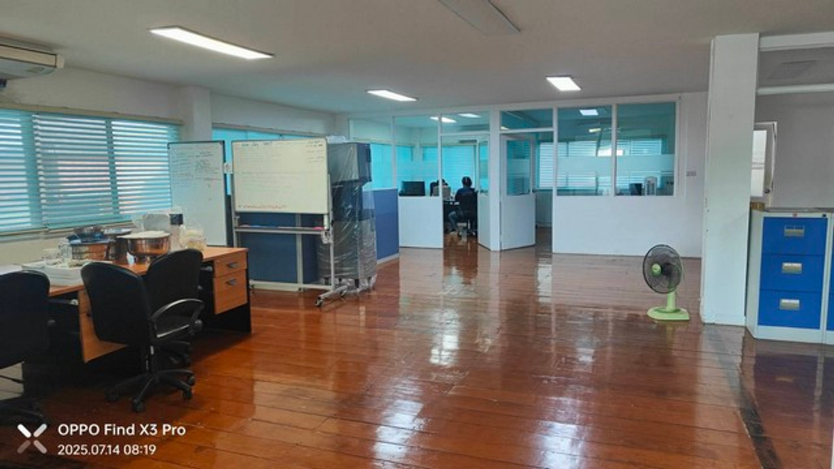 For RentWarehousePattanakan, Srinakarin : HR3361 for sale/rent warehouse with office | Prime location, Chaloem Phrakiat Rama 9, near Suan Luang Rama 9 - Bueng Nong Bon | Connects to the motorway only 15 minutes.