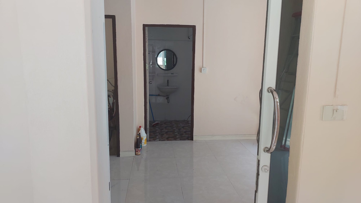 For RentHouseSamut Prakan,Samrong : Rent Big House Near BTS Royal Thai Naval Academy 