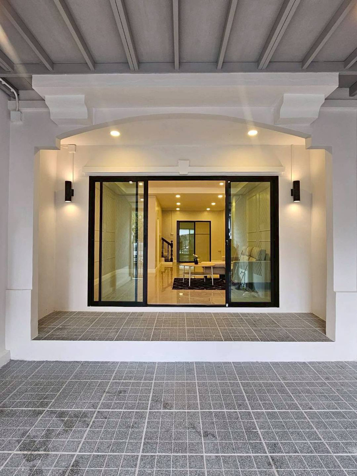 ขายทาวน์โฮมนนทบุรี บางใหญ่ บางบัวทอง : ขายทาวน์เฮาส์ลภาวัล 3 บางใหญ่ 17.5 ตร.ว. ใกล้ MRT สายสีม่วง มีเทอเรสแต่งใหม่ ฟรีโอน