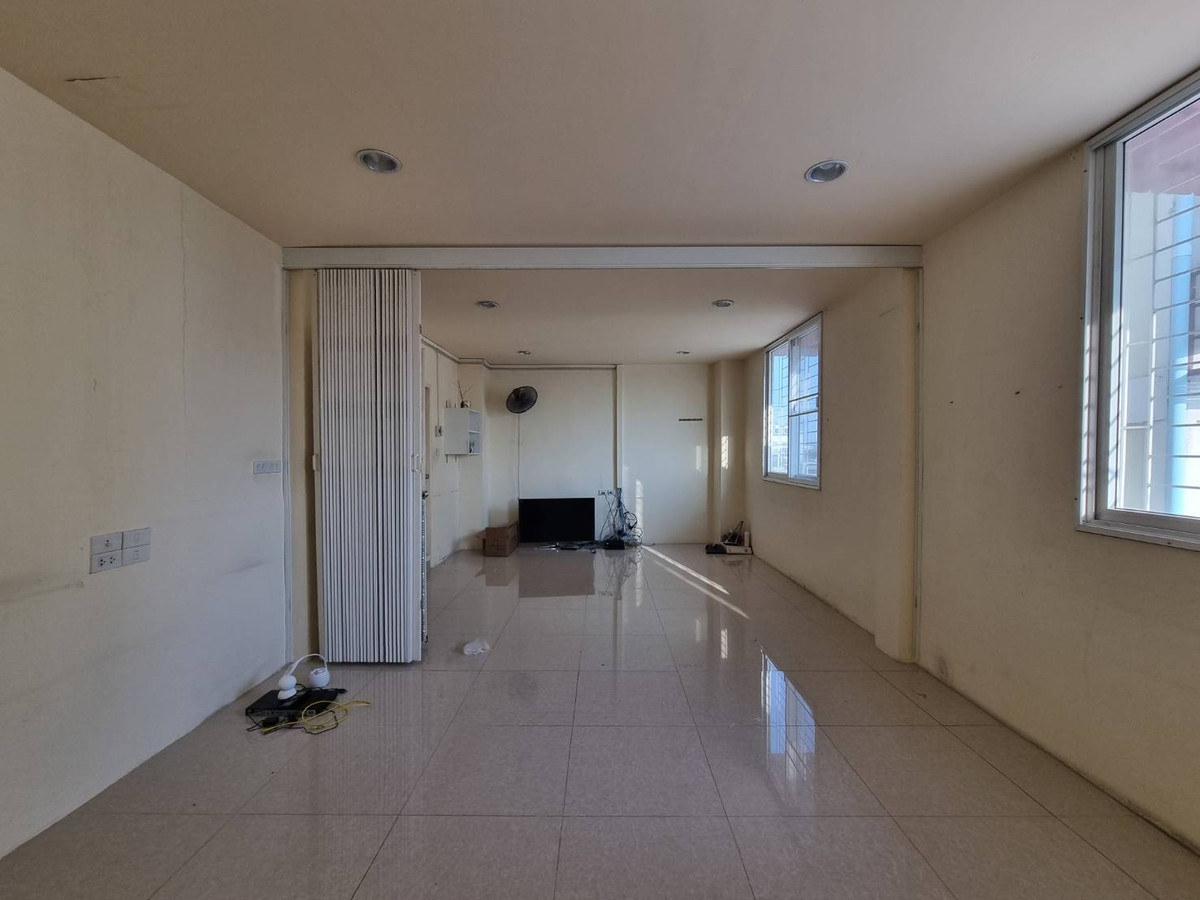 ขายอาคารพาณิชย์นนทบุรี บางใหญ่ บางบัวทอง : อาคารพาณิชย์ ซอยวัดลาดปลาดุก / 4 ห้องนอน (ขาย), Commercial Building Soi Wat Lat Pla Duk / 4 Bedrooms (FOR SALE) AOM097